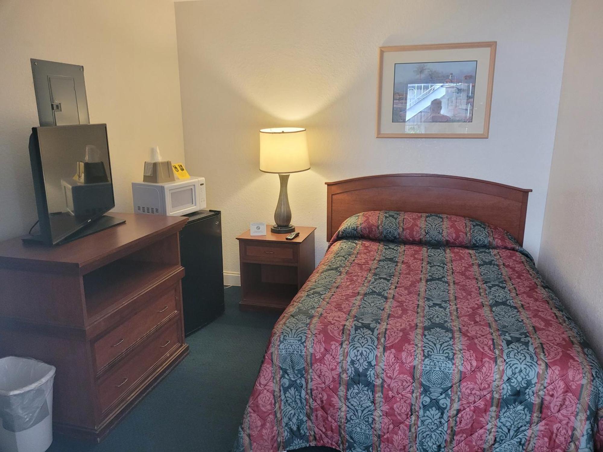 Queens Lodge Motel Уест Палм Бийч Екстериор снимка